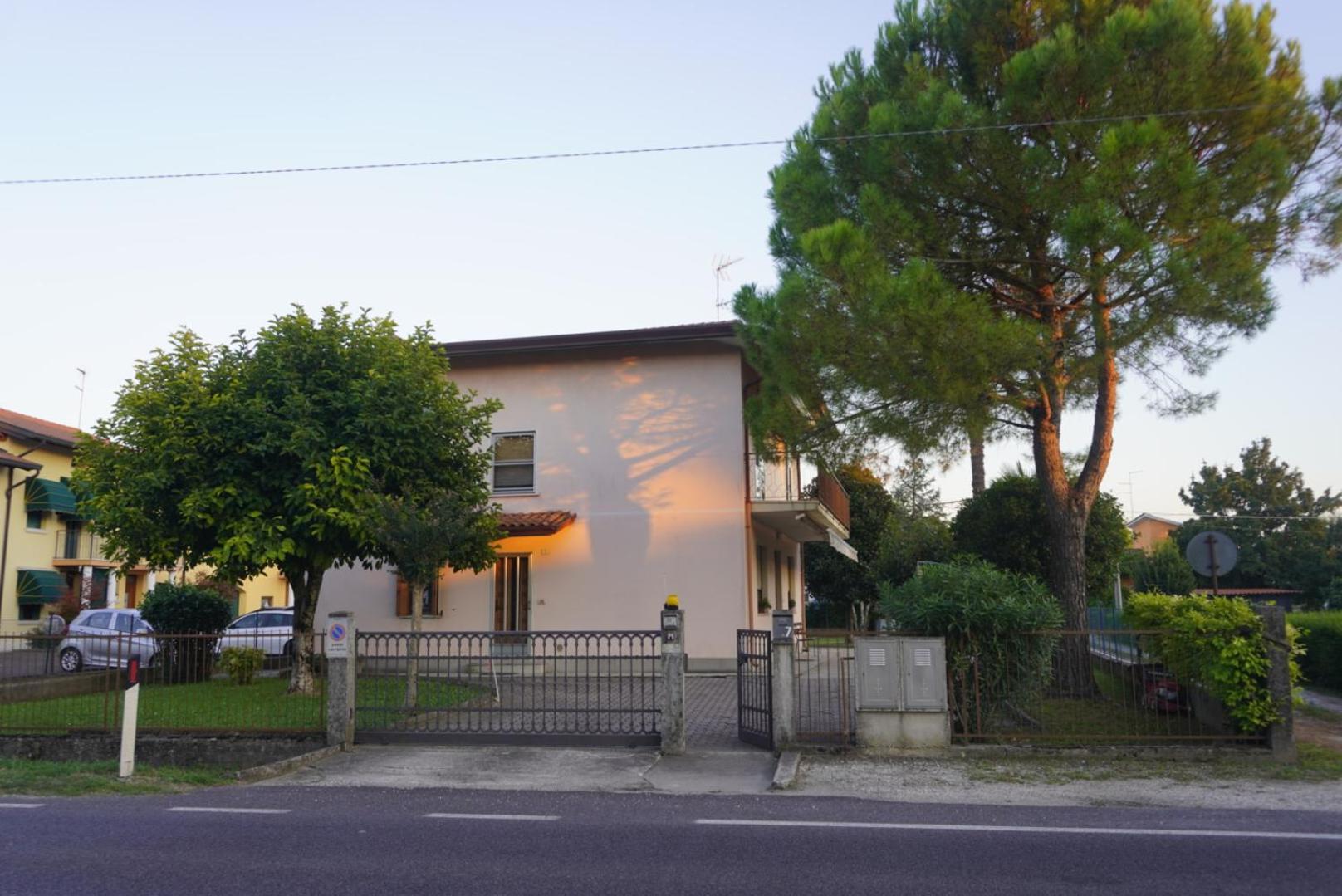 Oliva'S House Appartamento Con Giardino Palazzolo dello Stella Bagian luar foto