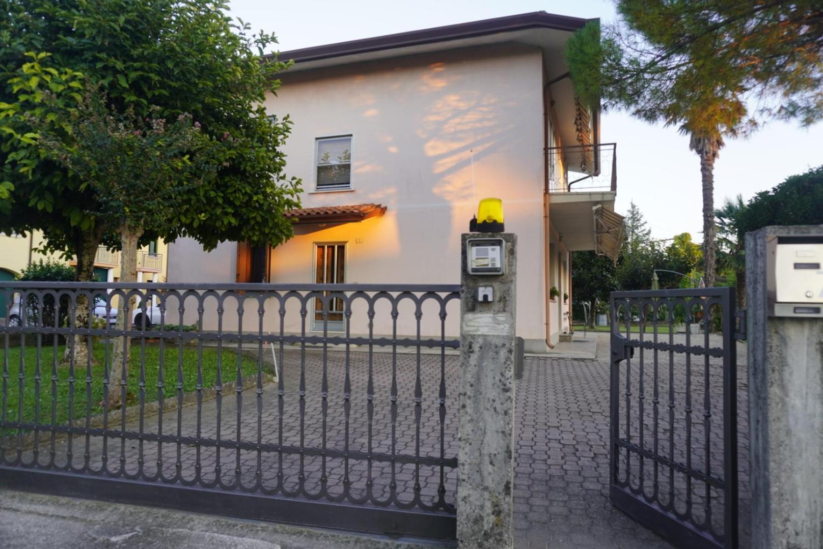Oliva'S House Appartamento Con Giardino Palazzolo dello Stella Bagian luar foto