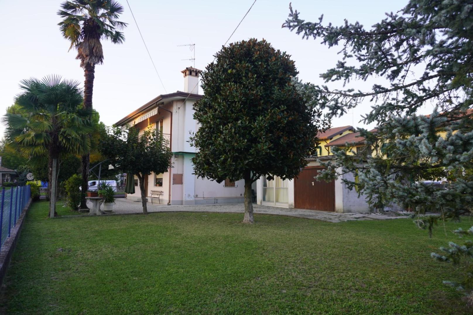 Oliva'S House Appartamento Con Giardino Palazzolo dello Stella Bagian luar foto